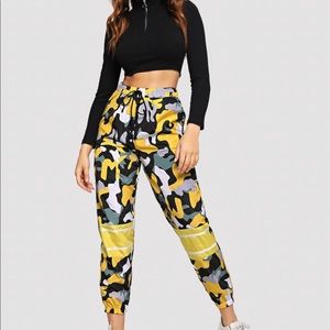 Camouflage Print Drawstring Waist Pants